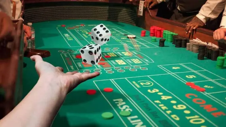 The easiest way to play Craps EZJILI